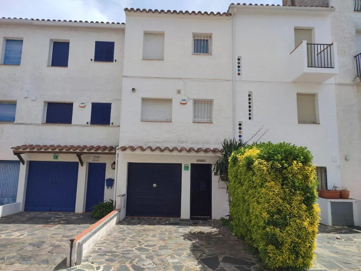 Port Petit Casa Al Canal Empuriabrava
