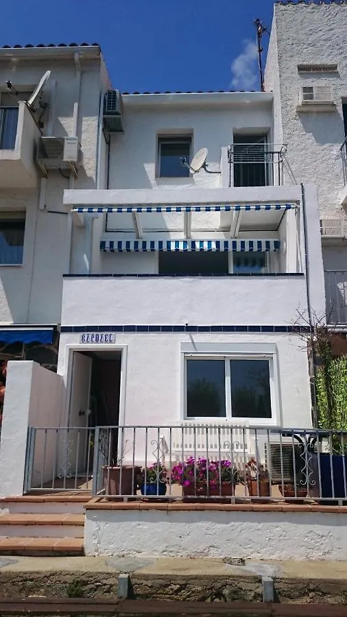 Port Petit Casa Al Canal Empuriabrava Holiday home