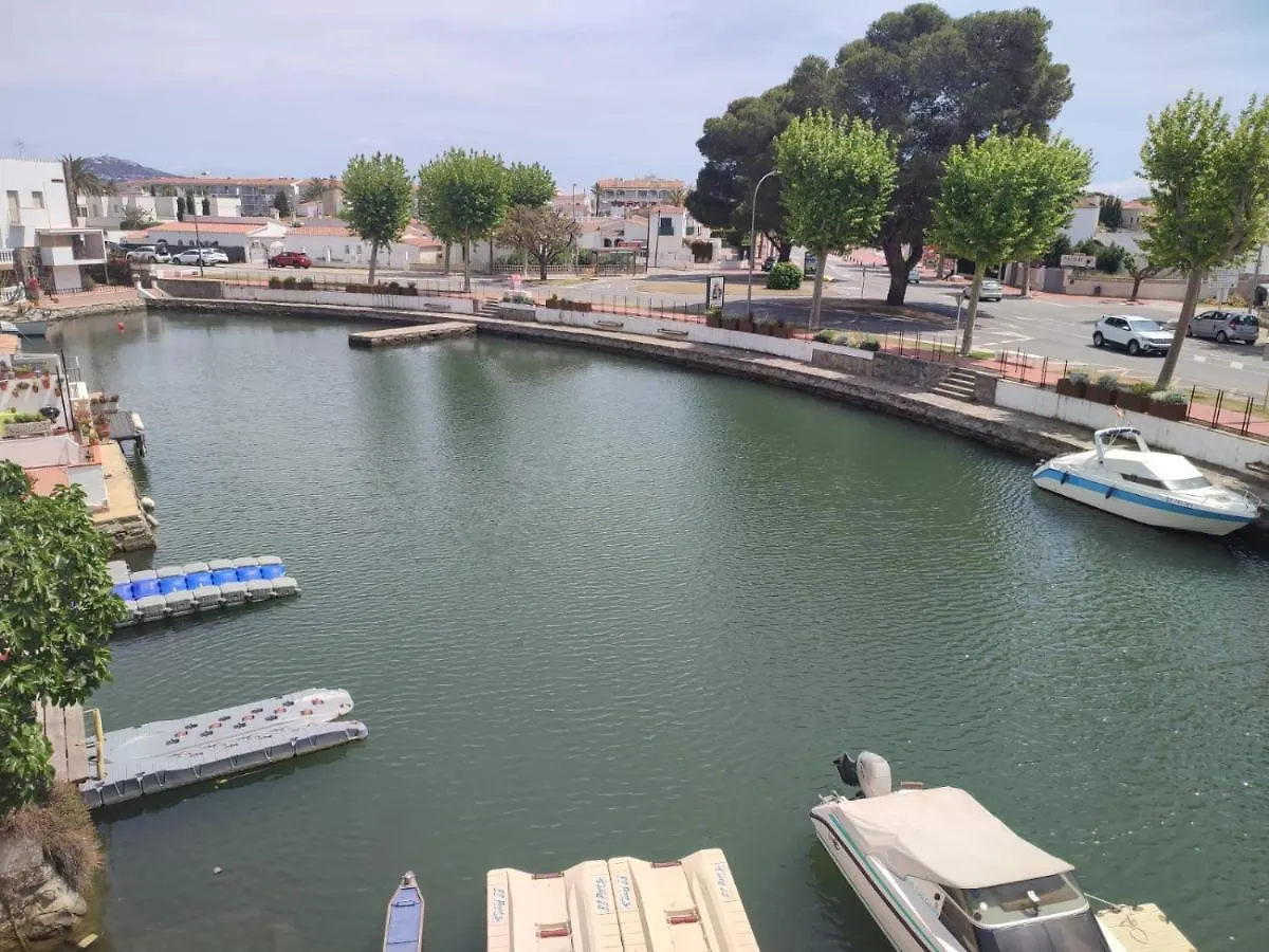 Port Petit Casa Al Canal Empuriabrava Spain