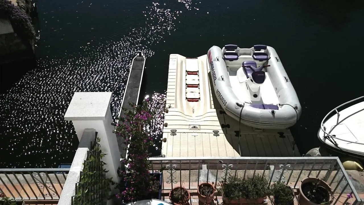 Port Petit Casa Al Canal Empuriabrava Holiday home