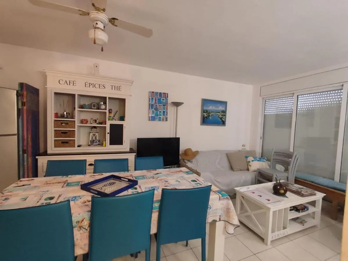 Holiday home Port Petit Casa Al Canal Empuriabrava Spain